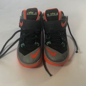 12C Orange & Navy Nike Tennis Shoes